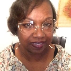 Meet your Posher, Yvette